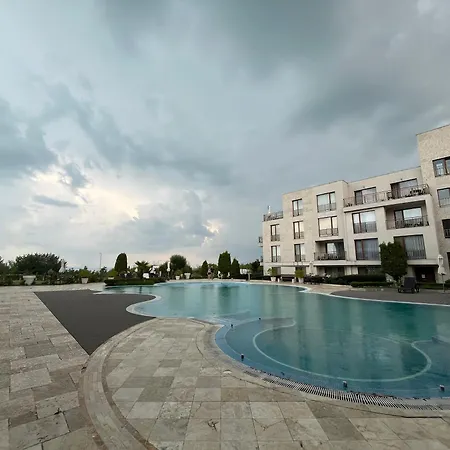 Aparthotel Diamond Sarafovo By Kp 4*
