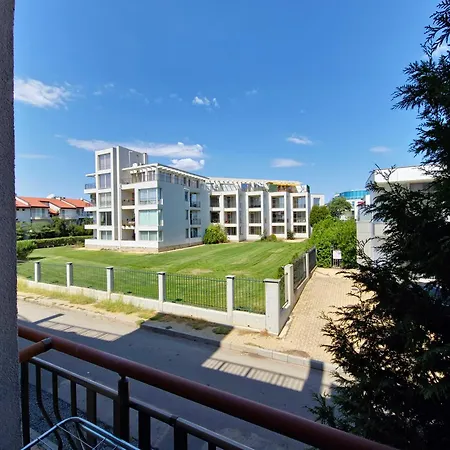 Aparthotel Diamond Sarafovo By Kp 4*
